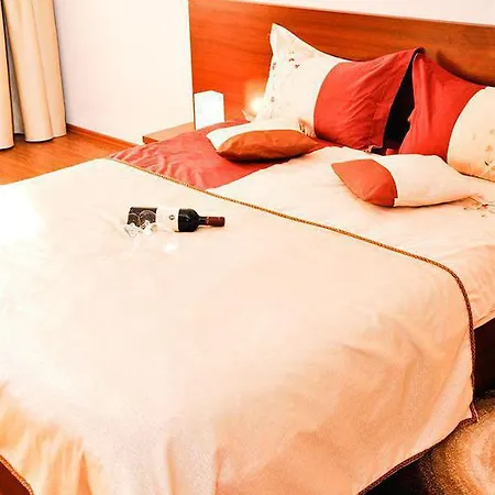 Hotel Phoenicia Splai 4*